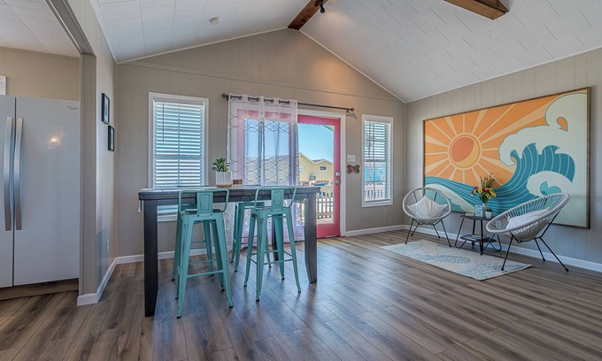 Surfside Beach House | Charming updated Surfside home with firepit - only 2 min walk to the beach!