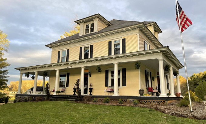 Copper Hill House | Charming Victorian Home Close to The Blue Ridge Parkway - Mile Marker 146