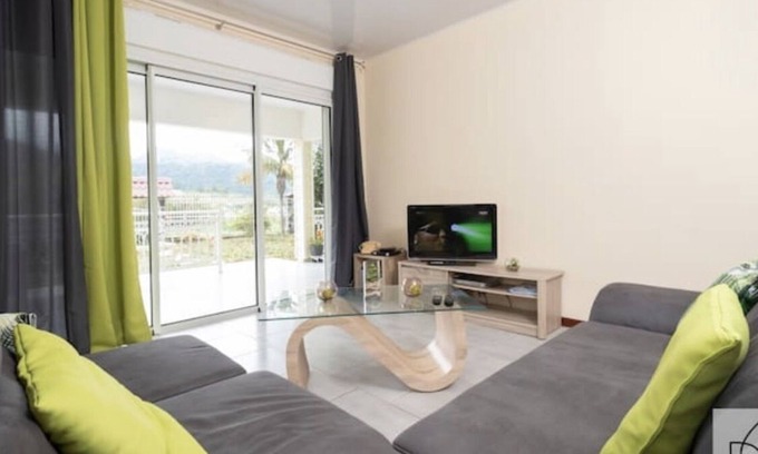 Saint-Louis Villa | Charming villa in Les Makes, fresh and natural!