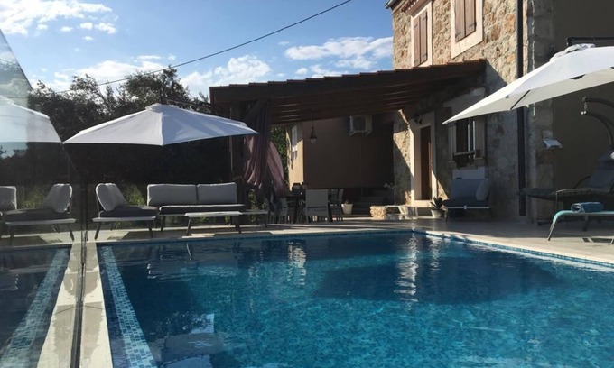 Banjol House | Charming Villa with best seview