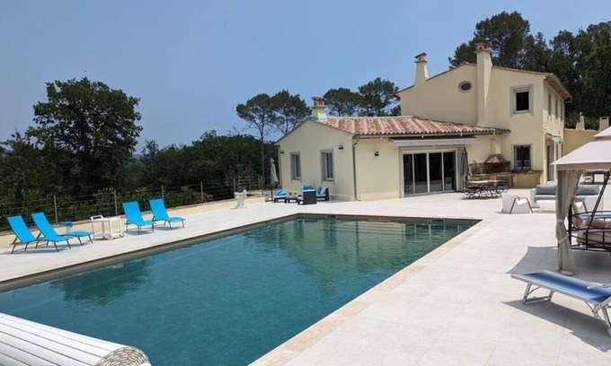 Callian Villa | Charming villa with large swimming pool and hammam in a quiet area