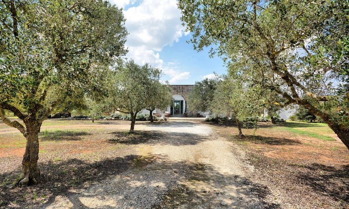 Castro House | Charming villa with large garden and proximity to the sea