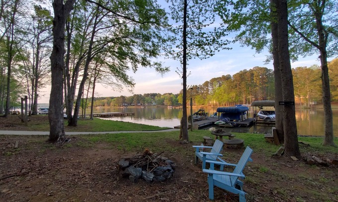 Lake Oconee House | Charming Waterfront Lake Cabin