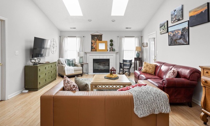 Westfield House | Charming Westfield Abode, Proximity to Grand Park!