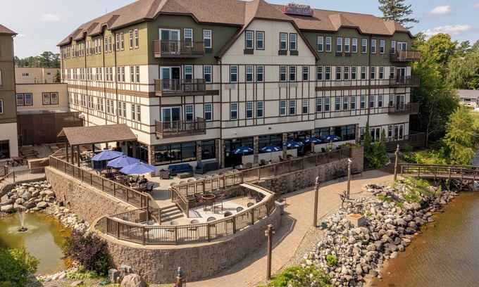 Walker Hotel | Chase On The Lake Resort Hotel