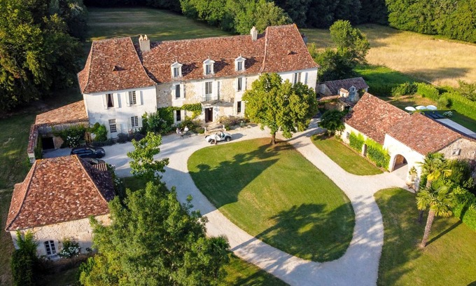 Saint-Martin-des-Combes Other | Chateau De Neveu - Seven Bedroom Castle, Sleeps 14