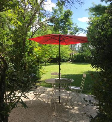 Gontaud Apartment | Chateau De Grenier Apartment