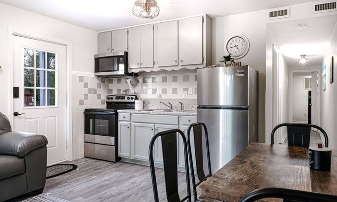 Pansey Apartment | Chateau De Riviera Unit 2. Water front! Cozy Condo on the Chattahoochee River.