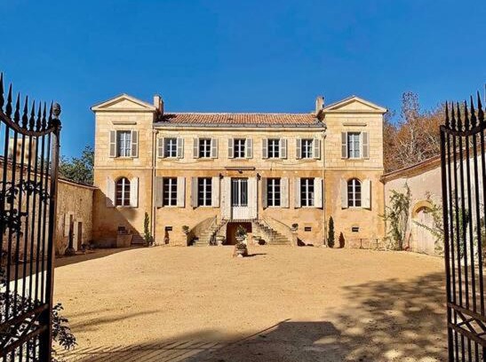 Rouffignac-de-Sigoules Villa | Château Le Repos - Luxury air-conditioned property with pool
