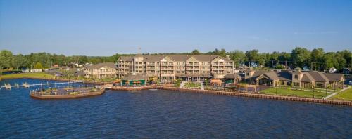 Celoron Hotel | Chautauqua Harbor Hotel - Jamestown