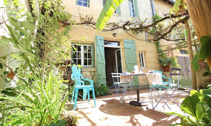 Couze-et-Saint-Front House | Cheap detached house sun bed 160cm patio