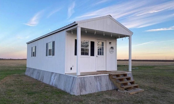 Taylor Other | Cheerful 1-bedroom farm getaway!