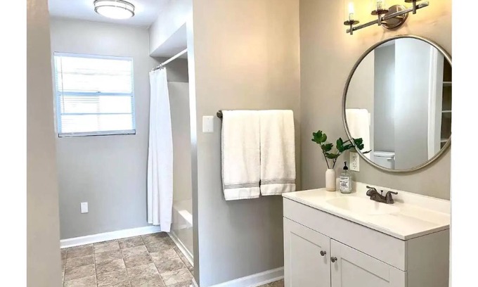 Crestline Heights House | Cheerful 3 Bedroom/2 Bathroom House in Birmingham