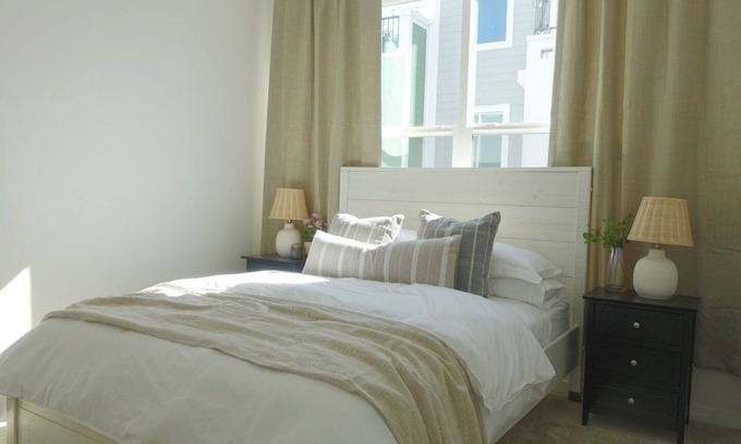 Downtown Sacramento House | Cheerful 3 Bedroom home in the heart of Midtown!