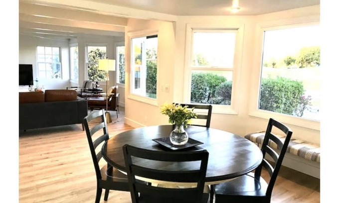 Lake San Marcos House | Cheerful 3 bedroom house right on the golf course.