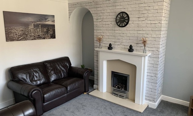 Leeds House | Cheerful 3 bedroom Townhouse