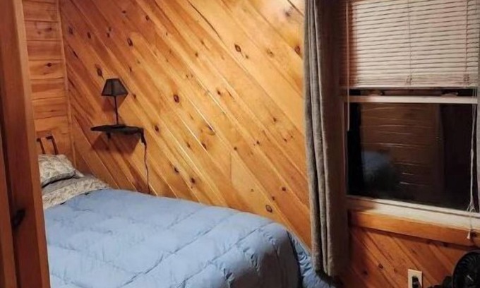 Rockwood House | Cheerful, clean 2-bedroom cabin on Moose River