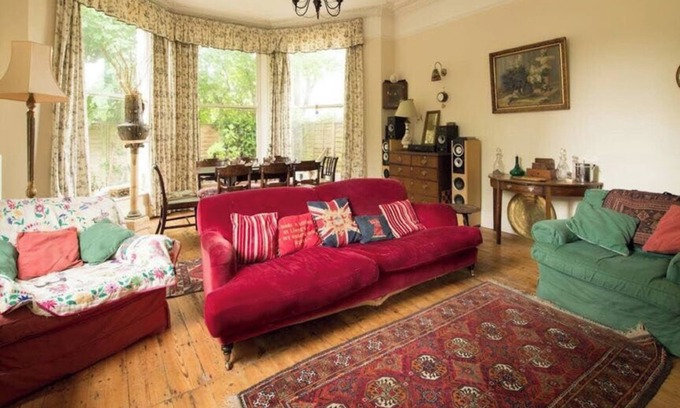 Cheltenham House | Cheltenham Cozy Retreat with 2 Bedrooms