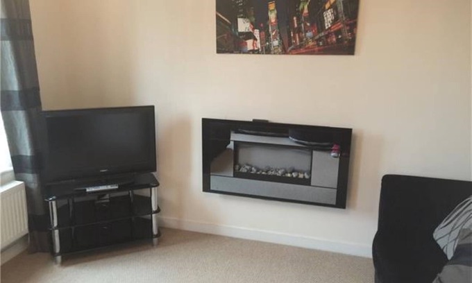 Newcastle-Under-Lyme House | Chervil View – Private Double Bedroom with shared facilities