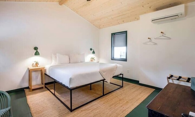 Nevada City Cabin | Chestnut Cottage at Piety Hill Cottages