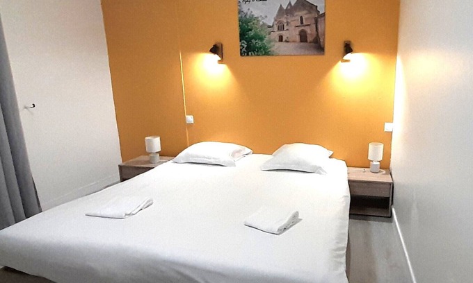 Azay-le-Rideau Apartment | Chez Benjamin -> 4 to 6 people in the center of Azay