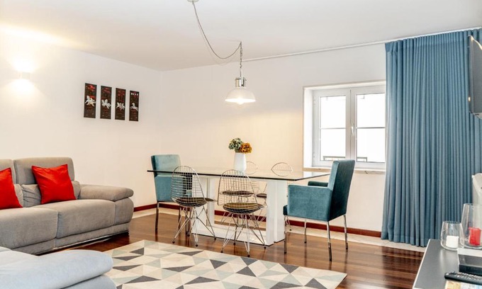 Sacramento Apartment | Chiado Patio Apartment