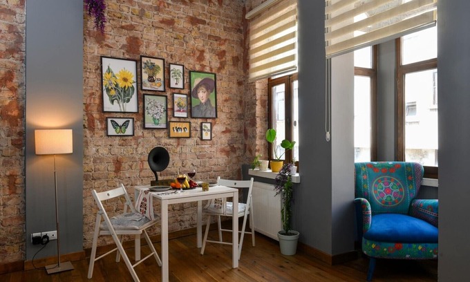 Galata Apartment | Chic 1-bedroom apartment with WiFi, AC in amazing Istanbul