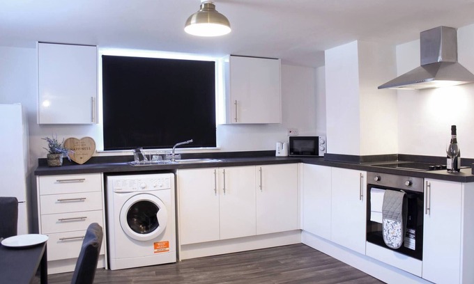 Heywood Apartment | Chic 1BR Apt Close to Heywood Transport Links