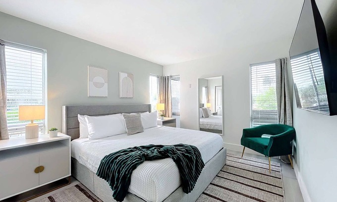 Lauderdale Harbours Condo | Chic 1BR: Pool Access & Modern Enhancements