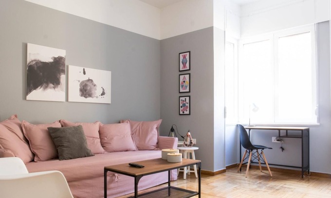 Plaka Apartment | Chic and Cosy Flat in Plaka