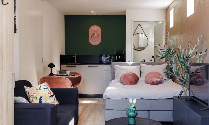 Haastrecht Bed & Breakfast | Chic and cozy overnight stay in Haastrecht! 15 minutes from Gouda and Oudewater.
