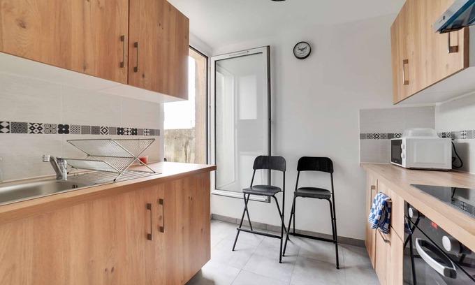 Pierrefitte-sur-Seine Apartment | Chic and spacious apart with parking