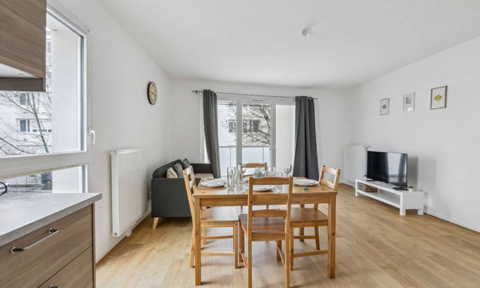 Quartier Grammont Apartment | chic apart with terace and parking