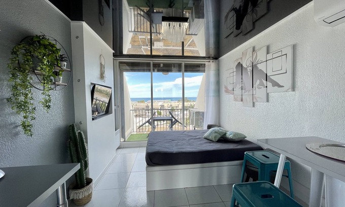 Naturist Village Apartment | Chic apartment in naturist village Cap d´Agde