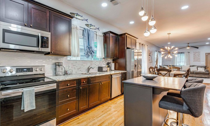 Washington Park House | Chic Atlanta Home: Close to Downtown & Stadiums