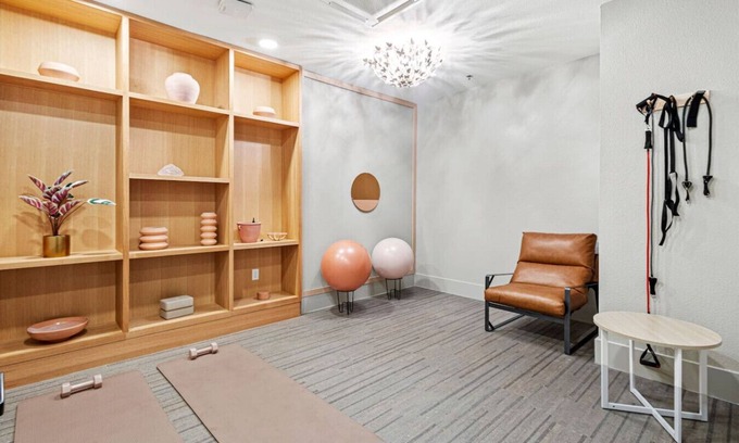 Oak Cliff Apartment | Chic Bishop Arts Suite | Fitness + Yoga + Games