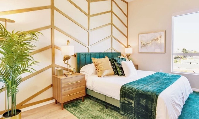 North Park Apartment | Chic Brand-New Penthouse overlooking North Park