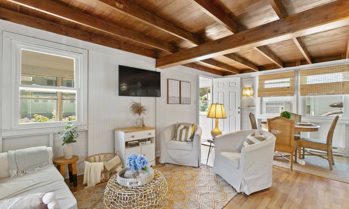 Old Lyme House | Chic Coastal Retreat with Short Walk to Beach