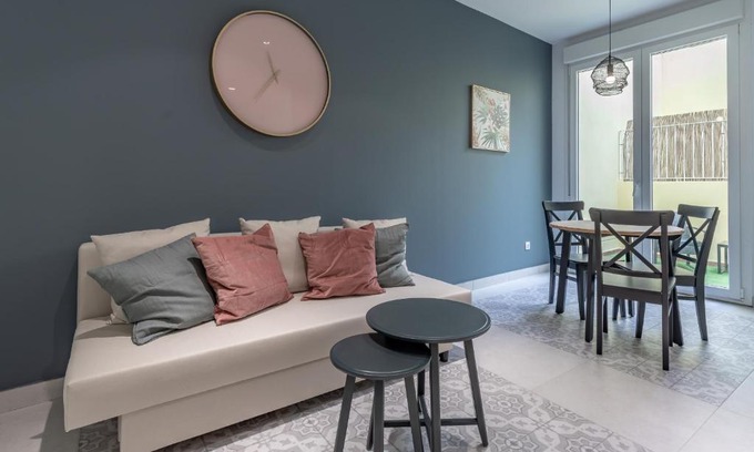 La Petxina Apartment | Chic & Comfortable Apartment, Private Terrace