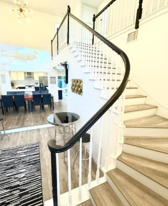 Sunset Park House | Chic Fullerton House - At Disneyland Area