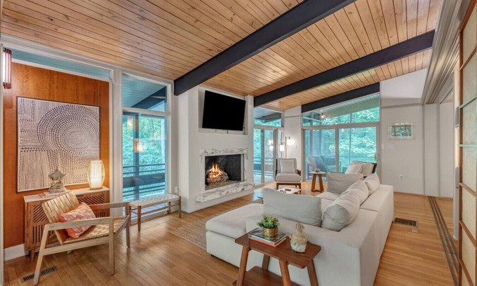 Chapel Hill House | Chic Japanese Inspired Mid-Century Modern Retreat