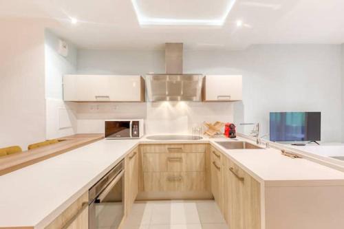 Petit-Colombes Apartment | Chic T2 with Jacuzzi near Paris