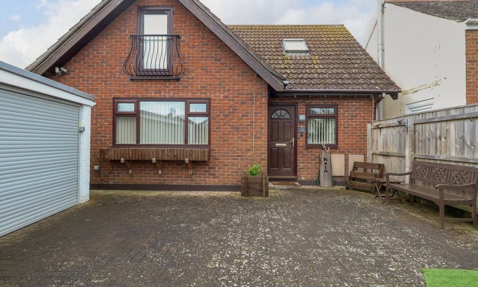 Weymouth House | CHICKERELL HOUSE, pet friendly in Weymouth