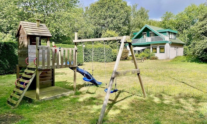 Burgh-Haamstede House | Child- and dogfriendly holiday home with a spacious garden, 4 bedrooms, 2 bathrooms