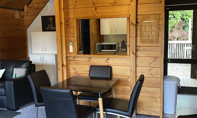 Ohakune Ski Chalet | Chill cabin with outside spa