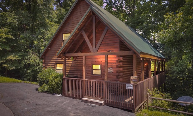 Caton Cabin | Chillin N Grillin 2 Bedroom Cabin