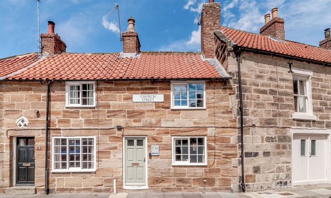 Guisborough Cottage | CHIMES COTTAGE, pet friendly, with a garden in Guisborough