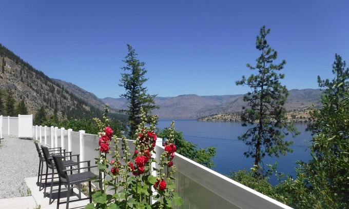 Chelan House | Choose these views and a great house!