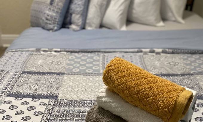 Maitland Apartment | Chris & Tish Cozy Apartments -1 bedroom with queen size bed.