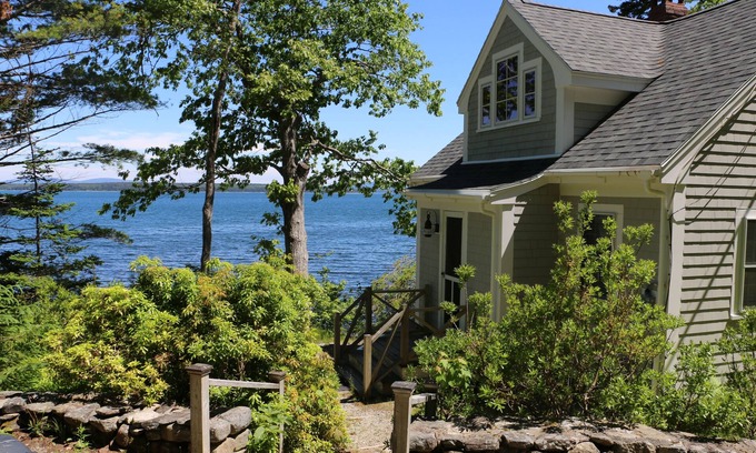 Blue Hill Cottage | Christine's Cottage - Private Oceanfront